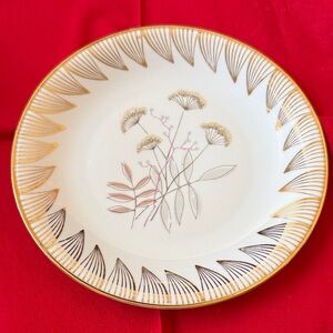 Mid century Bavaria Elfenbein Porcelain plate 7 5/8” wild flower pattern gold